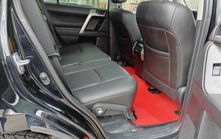 Toyota Land Cruiser Prado 150 рестайлинг 2, 2021 год, 6 390 000 рублей, 34 фотография