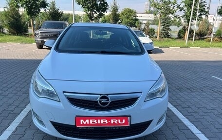 Opel Astra J, 2011 год, 789 000 рублей, 1 фотография