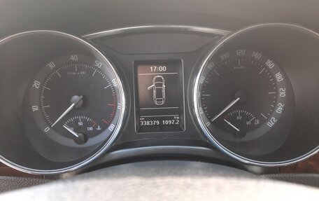 Skoda Superb III рестайлинг, 2012 год, 570 000 рублей, 3 фотография