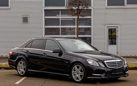Mercedes-Benz E-Класс, 2013 год, 1 335 000 рублей, 3 фотография