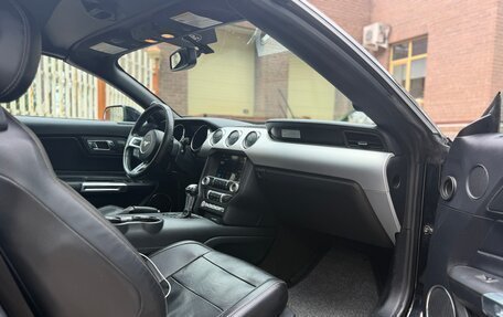 Ford Mustang VI рестайлинг, 2017 год, 2 800 000 рублей, 17 фотография