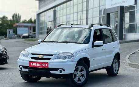 Chevrolet Niva I рестайлинг, 2016 год, 699 000 рублей, 1 фотография