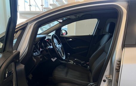 Opel Astra J, 2013 год, 610 000 рублей, 16 фотография
