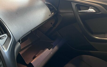 Opel Astra J, 2013 год, 610 000 рублей, 30 фотография