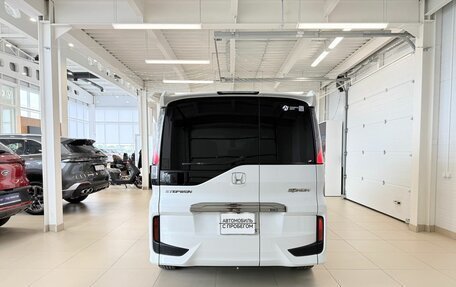 Honda Stepwgn IV, 2017 год, 2 179 000 рублей, 5 фотография