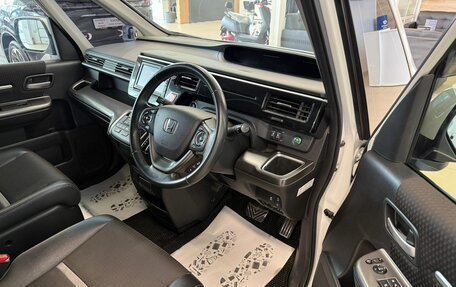 Honda Stepwgn IV, 2017 год, 2 179 000 рублей, 10 фотография