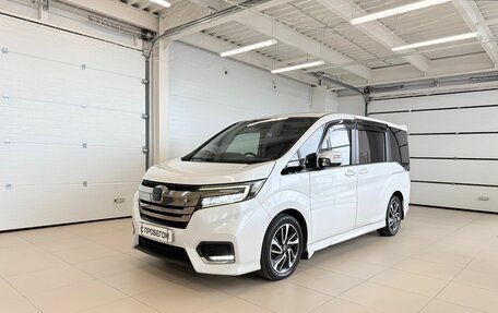 Honda Stepwgn IV, 2017 год, 2 179 000 рублей, 2 фотография