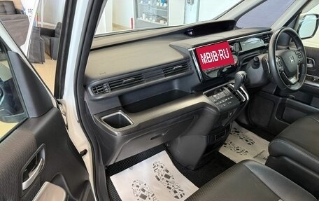 Honda Stepwgn IV, 2017 год, 2 179 000 рублей, 12 фотография
