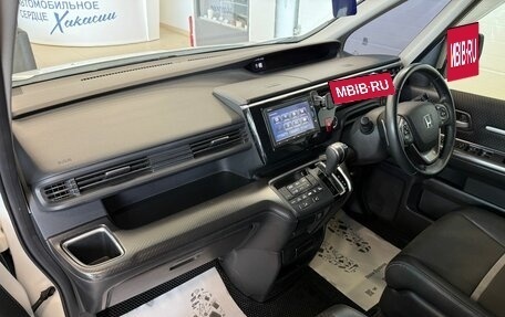 Honda Stepwgn IV, 2017 год, 2 179 000 рублей, 13 фотография
