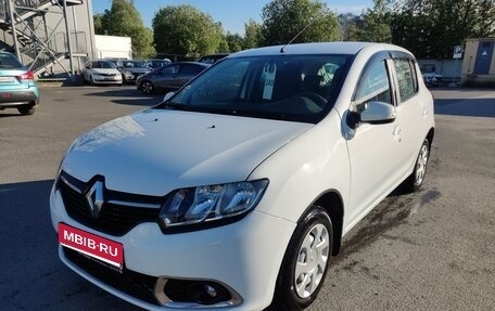 Renault Sandero II рестайлинг, 2015 год, 749 000 рублей, 1 фотография