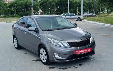 KIA Rio III рестайлинг, 2015 год, 930 000 рублей, 2 фотография