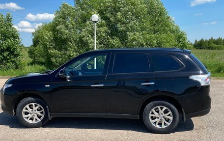 Mitsubishi Outlander III рестайлинг 3, 2013 год, 1 215 000 рублей, 3 фотография