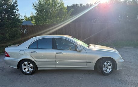 Mercedes-Benz C-Класс, 2006 год, 600 000 рублей, 4 фотография
