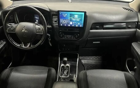 Mitsubishi Outlander III рестайлинг 3, 2018 год, 1 609 000 рублей, 7 фотография