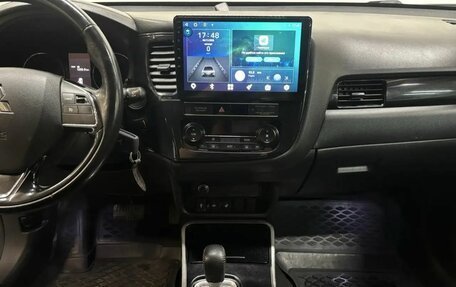 Mitsubishi Outlander III рестайлинг 3, 2018 год, 1 609 000 рублей, 9 фотография