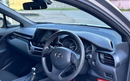 Toyota C-HR I рестайлинг, 2018 год, 1 900 000 рублей, 11 фотография