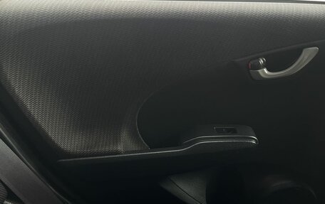 Honda Fit III, 2010 год, 700 000 рублей, 23 фотография