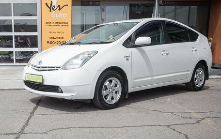 Toyota Prius, 2011 год, 778 000 рублей, 2 фотография