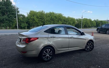 Hyundai Solaris II рестайлинг, 2012 год, 570 000 рублей, 5 фотография