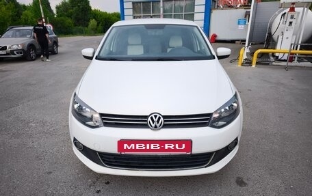 Volkswagen Polo VI (EU Market), 2010 год, 700 000 рублей, 3 фотография
