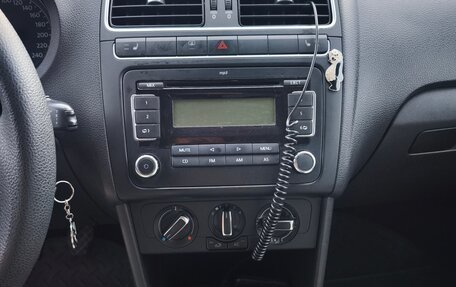 Volkswagen Polo VI (EU Market), 2010 год, 700 000 рублей, 10 фотография