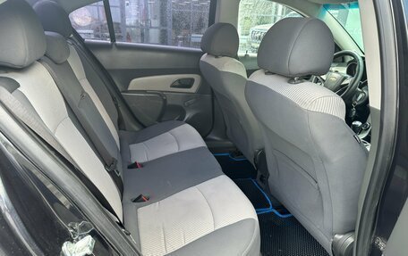 Chevrolet Cruze II, 2010 год, 690 000 рублей, 8 фотография