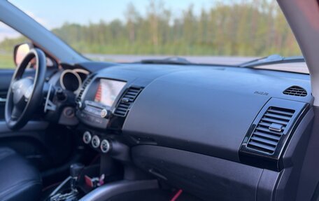Mitsubishi Outlander III рестайлинг 3, 2008 год, 1 070 000 рублей, 2 фотография