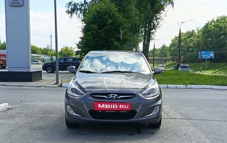 Hyundai Solaris II рестайлинг, 2013 год, 740 000 рублей, 2 фотография