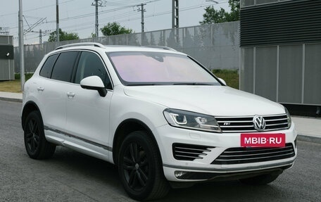 Volkswagen Touareg III, 2015 год, 2 500 000 рублей, 2 фотография