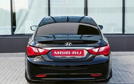 Hyundai Sonata VI, 2012 год, 750 000 рублей, 4 фотография