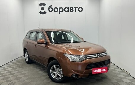 Mitsubishi Outlander III рестайлинг 3, 2012 год, 1 410 000 рублей, 2 фотография