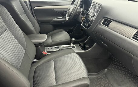 Mitsubishi Outlander III рестайлинг 3, 2012 год, 1 410 000 рублей, 16 фотография