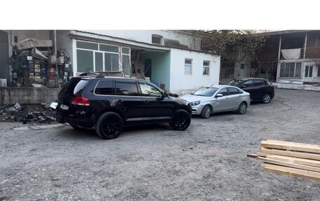 Volkswagen Touareg III, 2006 год, 950 000 рублей, 2 фотография