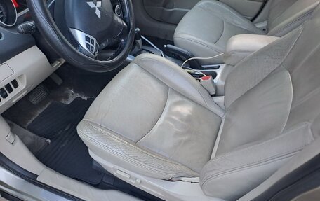 Mitsubishi Outlander III рестайлинг 3, 2008 год, 1 050 000 рублей, 10 фотография