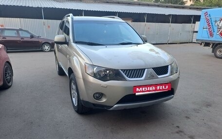 Mitsubishi Outlander III рестайлинг 3, 2008 год, 1 050 000 рублей, 9 фотография