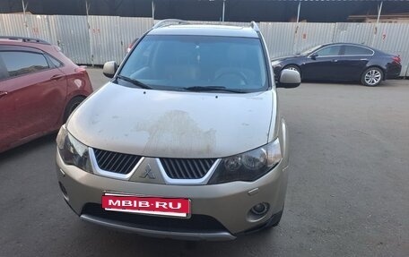 Mitsubishi Outlander III рестайлинг 3, 2008 год, 1 050 000 рублей, 8 фотография