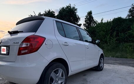 Skoda Fabia II, 2013 год, 750 000 рублей, 3 фотография