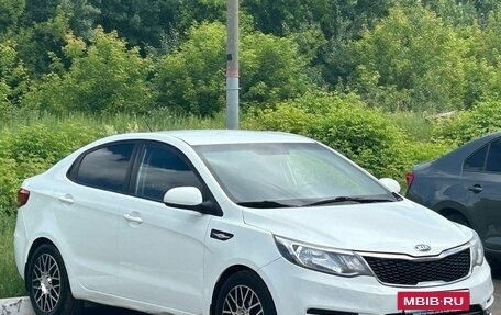KIA Rio III рестайлинг, 2015 год, 950 000 рублей, 3 фотография