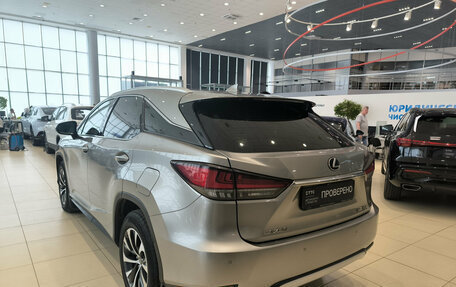 Lexus RX IV рестайлинг, 2019 год, 4 650 000 рублей, 8 фотография