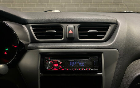 KIA Rio III рестайлинг, 2015 год, 1 030 000 рублей, 12 фотография