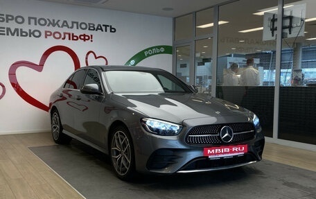 Mercedes-Benz E-Класс, 2021 год, 3 990 000 рублей, 3 фотография