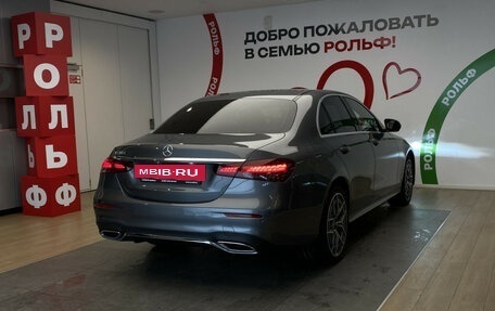 Mercedes-Benz E-Класс, 2021 год, 3 990 000 рублей, 4 фотография