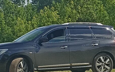 Nissan Pathfinder, 2014 год, 1 860 000 рублей, 1 фотография