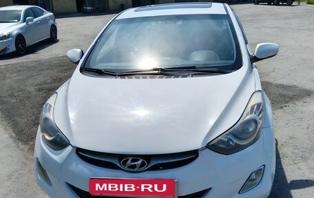 Hyundai Avante, 2011 год, 880 000 рублей, 2 фотография