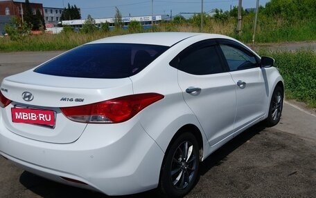 Hyundai Avante, 2011 год, 880 000 рублей, 5 фотография