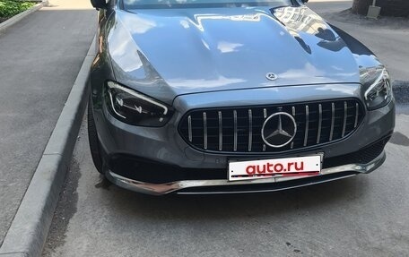 Mercedes-Benz E-Класс, 2022 год, 4 800 000 рублей, 1 фотография