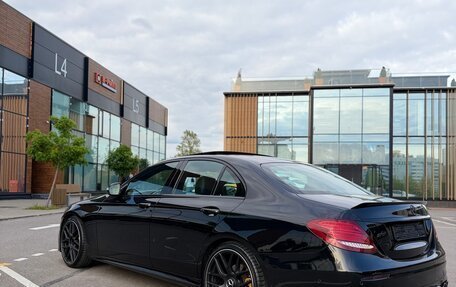 Mercedes-Benz E-Класс, 2019 год, 2 930 000 рублей, 7 фотография