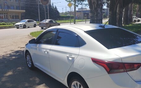 Hyundai Solaris II рестайлинг, 2017 год, 1 320 000 рублей, 2 фотография
