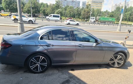 Mercedes-Benz E-Класс, 2022 год, 4 800 000 рублей, 3 фотография