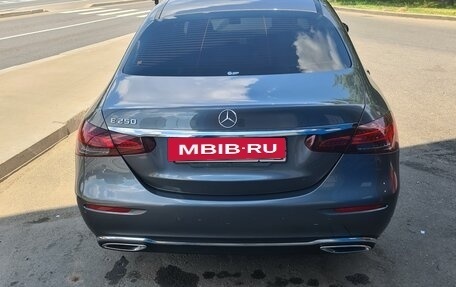 Mercedes-Benz E-Класс, 2022 год, 4 800 000 рублей, 2 фотография